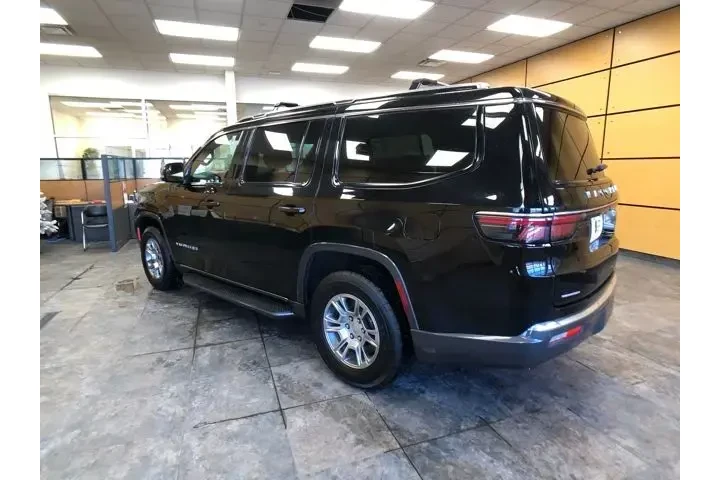 $37557 : Jeep Wagoneer 2022 4x4 Serie image 5