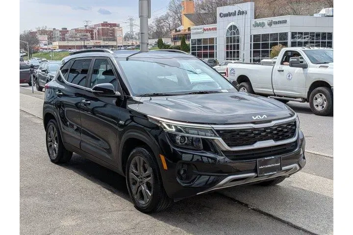 $21895 : Kia Seltos 2023 AWD S 4dr SU image 4