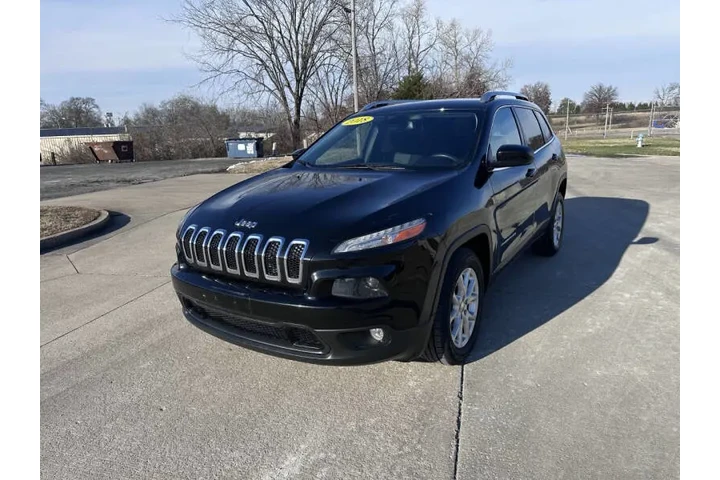 $8500 : 2018 Cherokee Latitude image 3