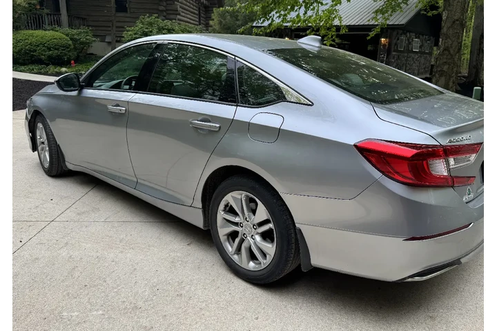 $9900 : 2018 Honda Accord LX image 4