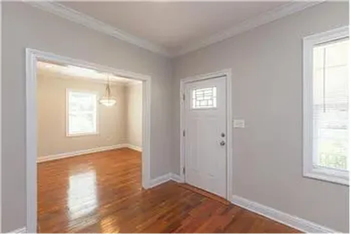 $850 : Rental property with 2 bedro image 4