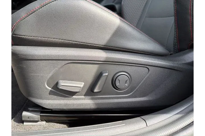 $25443 : Hyundai ELANTRA 2024 N Line image 10