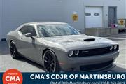 PRE-OWNED 2019 DODGE CHALLENG en Madison WV