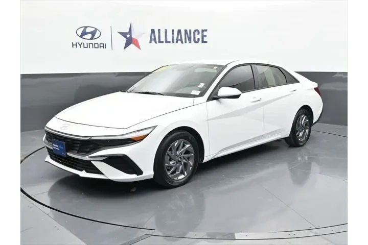 $22998 : Hyundai ELANTRA 2024 SEL 4dr image 1