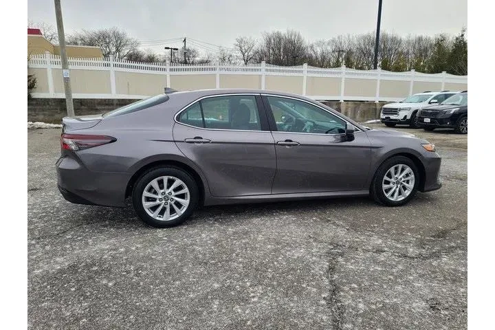 $25672 : Toyota Camry 2023 AWD LE 4dr image 5