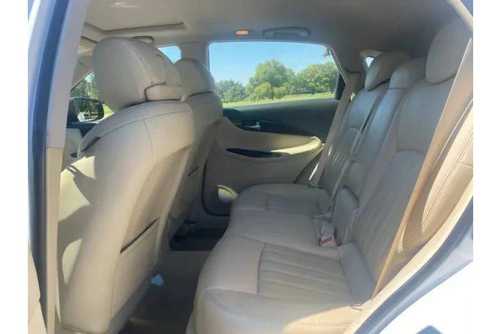 $11495 : 2016 QX50 image 10