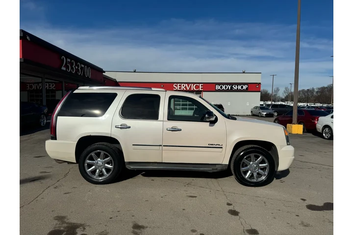$4980 : 2011 GMC Yukon AWD 4dr 1500 D image 1