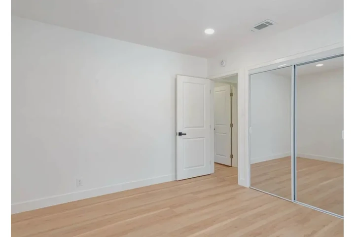 $2500 : 3Bed/2Bad House in Los Angeles image 6