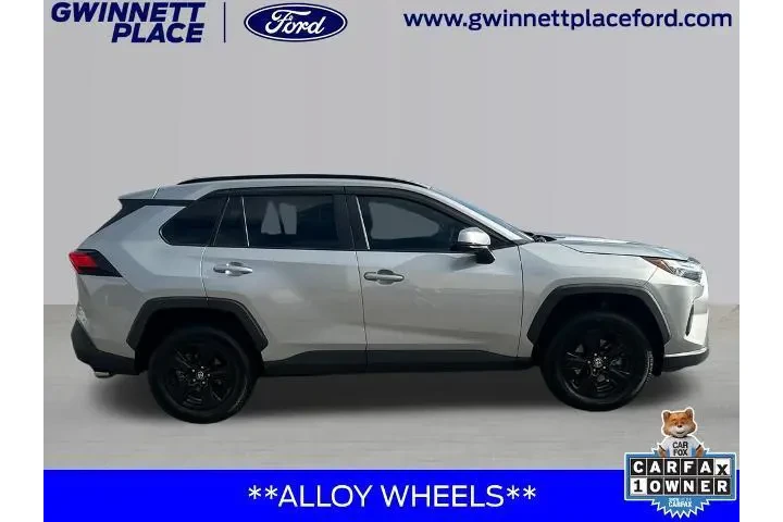 $24599 : Toyota RAV4 2022 AWD XLE 4dr image 4