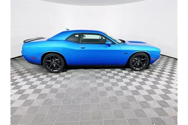 $35800 : Dodge Challenger 2023 R/T 2d image 8
