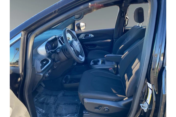 $35018 : Chrysler Pacifica 2024 Touri image 9