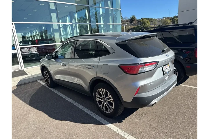 $21900 : Ford Escape 2022 SEL 4dr SUV image 2