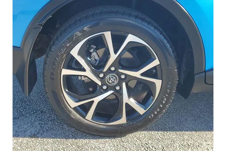 $17596 : Toyota C-HR 2019 LE 4dr Cros image 5