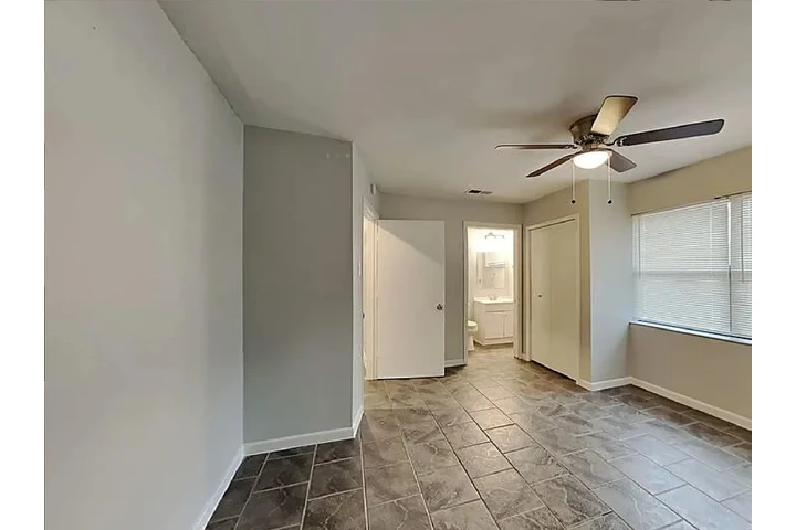 $900 : Charming 3-bedroom home image 5