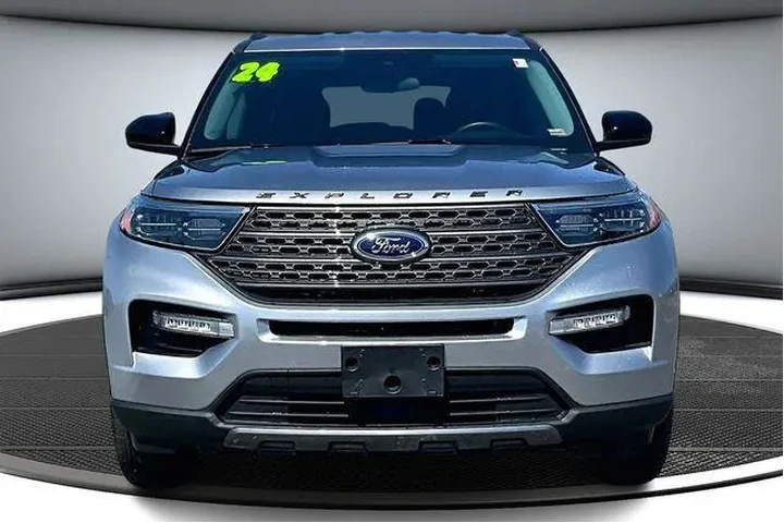 $35500 : Ford Explorer 2024 AWD XLT 4 image 2