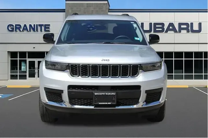 $27990 : Jeep Grand Cherokee L 2023 4 image 5