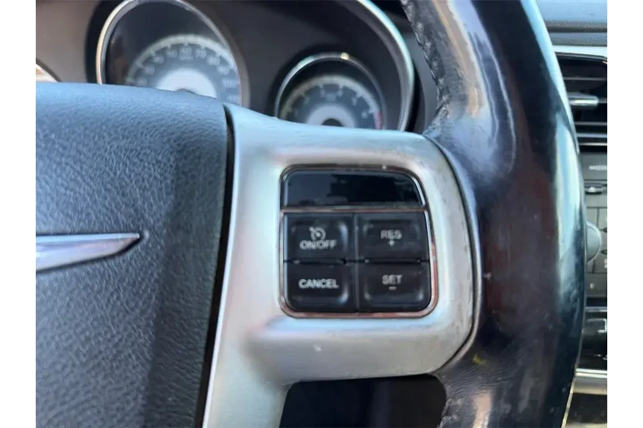 $9500 : Chrysler 200 2012 Touring 2d image 7