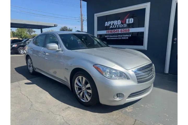 $10998 : 2012 M35h image 1