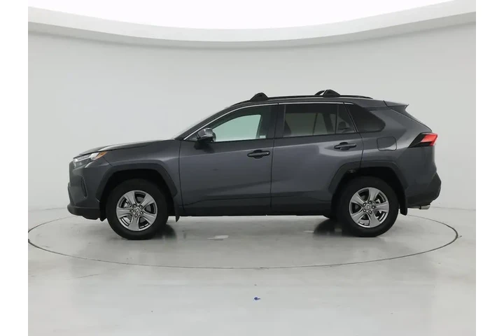 $35998 : Toyota RAV4 2024 AWD XLE 4dr image 3