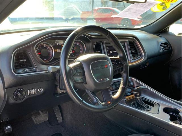 $26995 : 2018 Dodge Challenger SXT Coup image 3