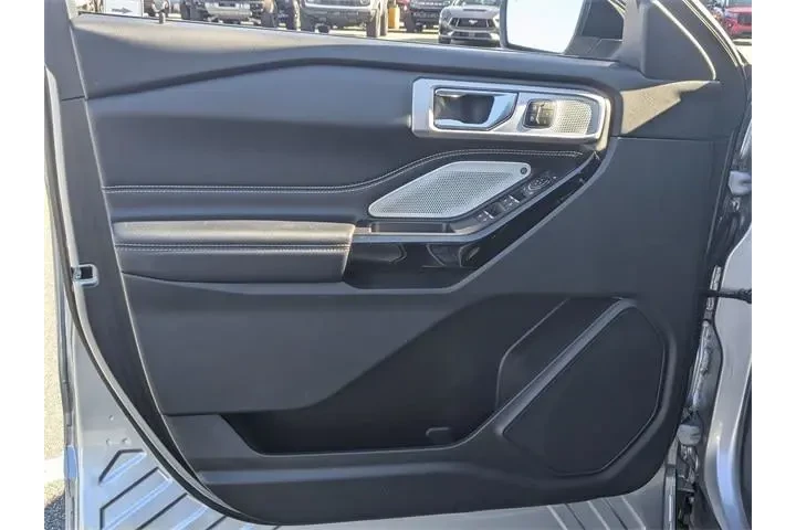 $34992 : Ford Explorer 2021 AWD ST 4d image 9