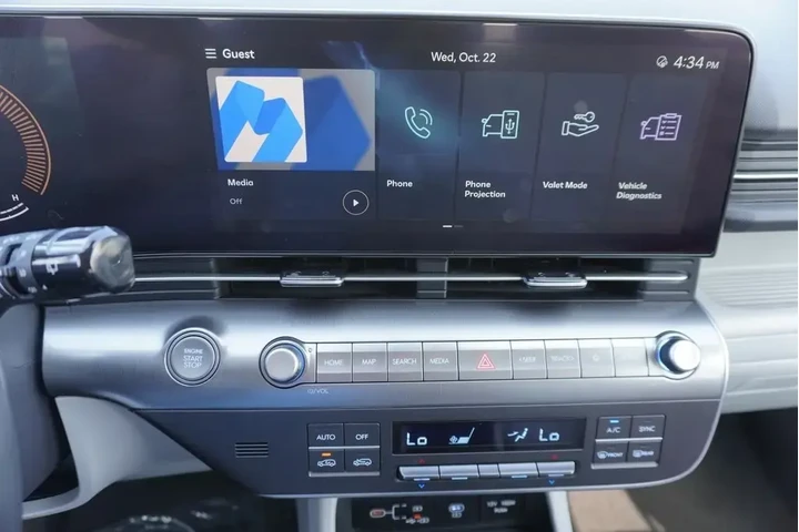 $21488 : Hyundai KONA 2024 AWD SEL 4d image 8