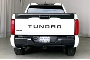 $39892 : Toyota Tundra 2023 4x4 SR5 4 thumbnail