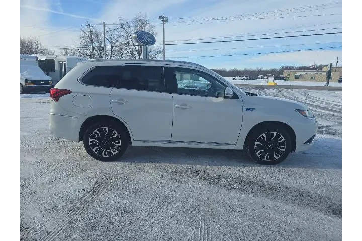 $15995 : Mitsubishi Outlander PHEV 20 image 6