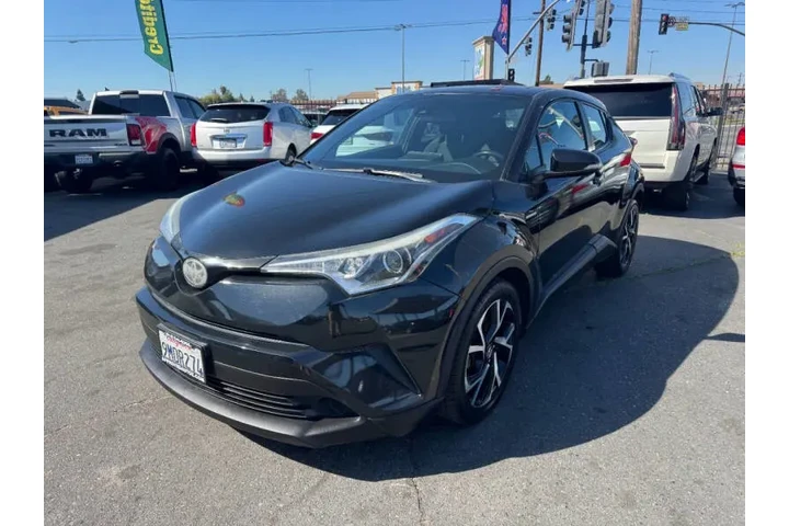 $13998 : 2018 C-HR XLE image 6