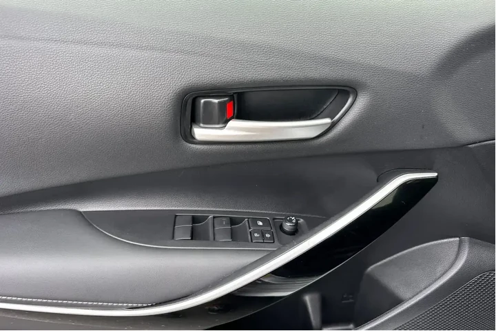 $23983 : Toyota Corolla Hybrid 2023 S image 10