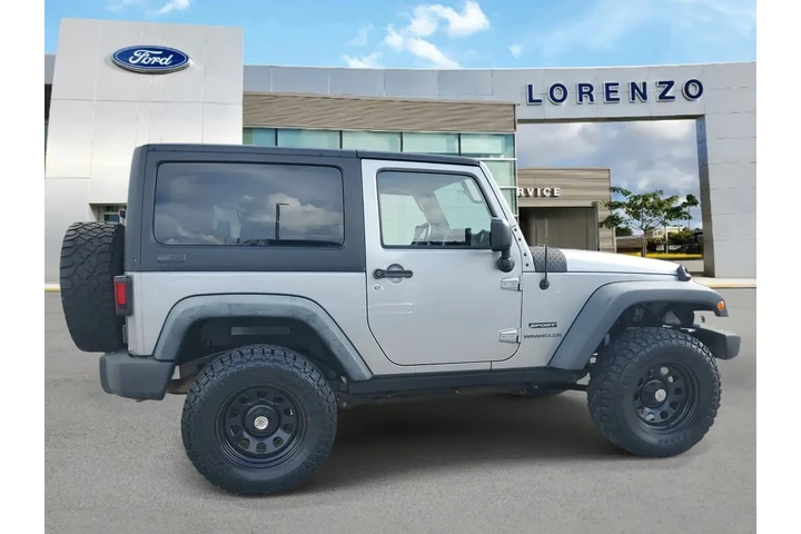 $8880 : Jeep Wrangler 2014 4x4 Sport image 4