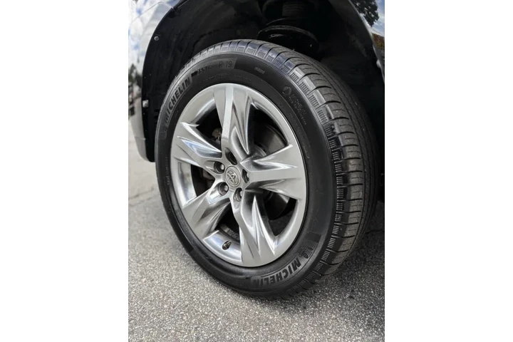 2012 Highlander Limited image 7