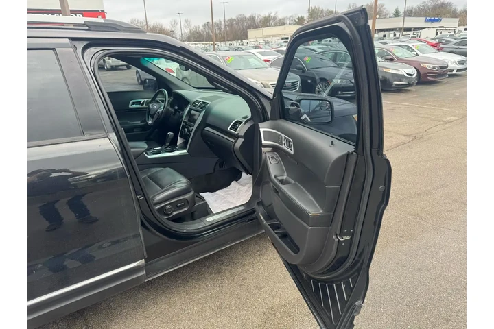 2014 Explorer FWD 4dr Limited image 8