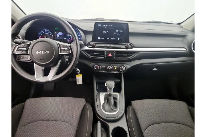 $20998 : Kia Forte 2023 LXS 4dr Sedan image 9