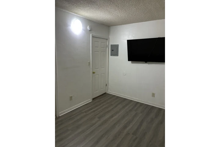 $900 : Rento recámara image 2