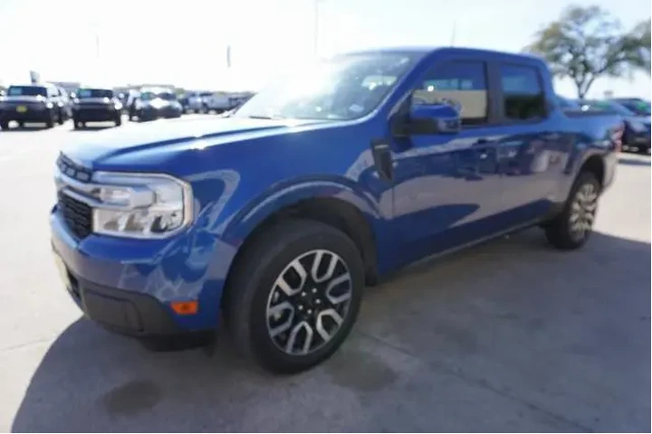 $31888 : Ford Maverick 2023 Lariat 4d image 3