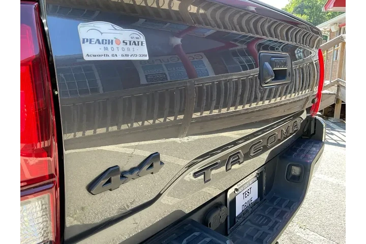 $25985 : Toyota Tacoma 2019 4x4 TRD P image 9