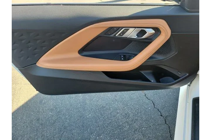 $32000 : BMW 2 Series 2023 230i 2dr C image 9