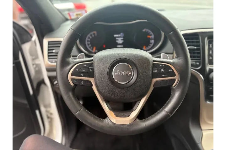 $10995 : 2015 Grand Cherokee Laredo image 7