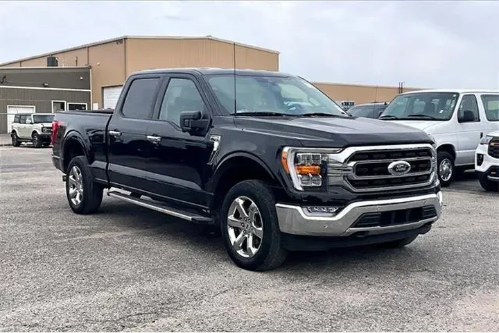 $37736 : Ford F-150 2022 4x4 XLT 4dr image 2