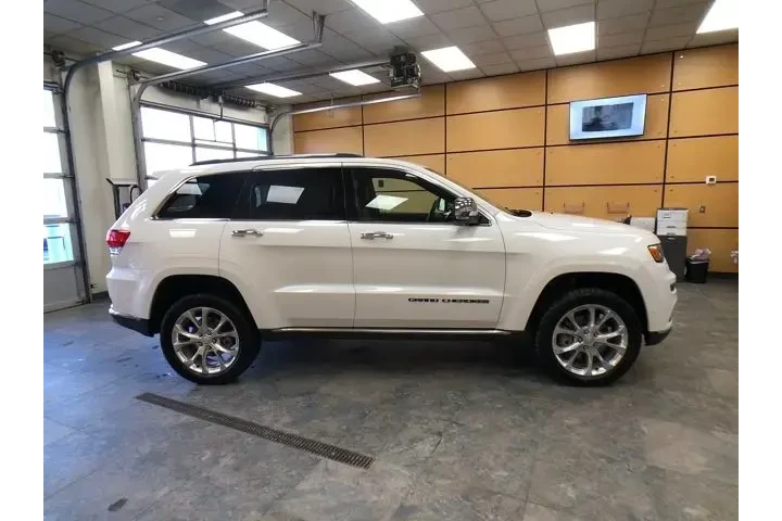 $28085 : Jeep Grand Cherokee 2020 4x4 image 8