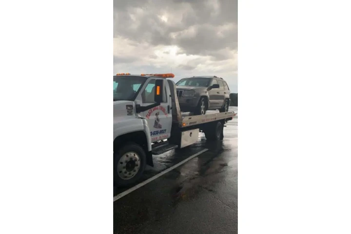 Black Eagle Towing image 7