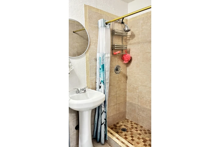 $1000 : Se Renta image 3