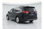 $24998 : Chrysler Pacifica 2020 Touri thumbnail