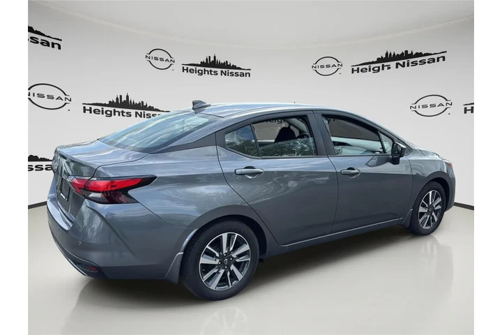 $18990 : Nissan Versa 2025 SV 4dr Sed image 7