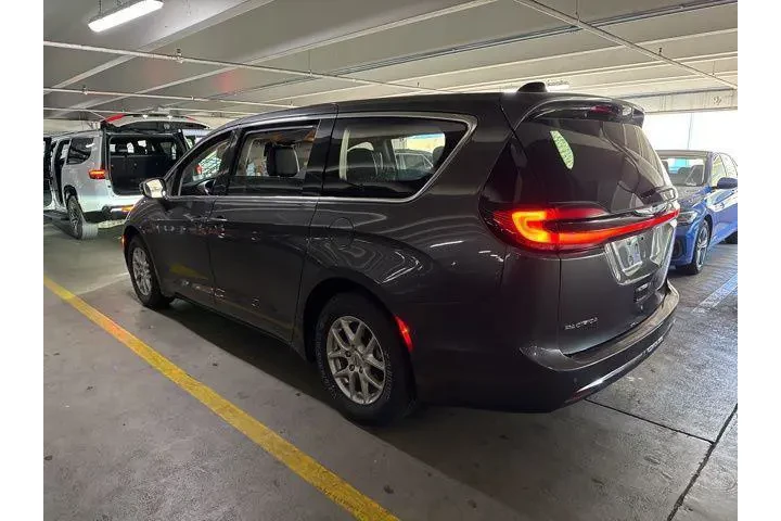 $21674 : Chrysler Pacifica 2023 Touri image 4
