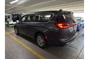 $21674 : Chrysler Pacifica 2023 Touri thumbnail