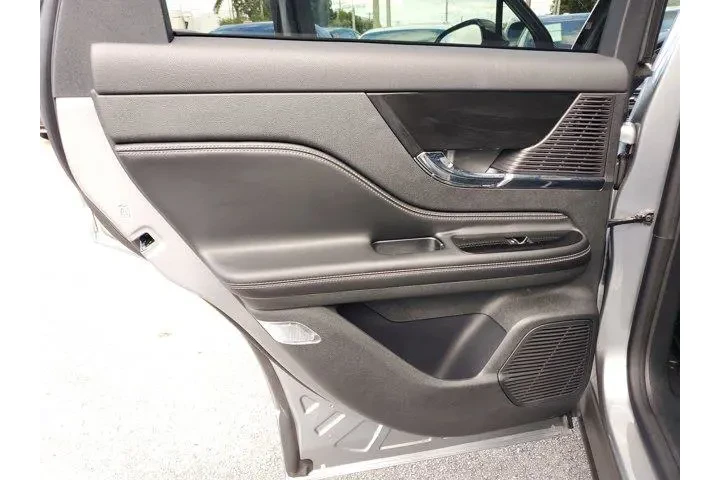 $24990 : Lincoln Corsair 2022 Standar image 10