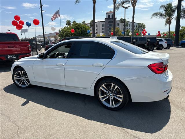 $20777 : 2018 3 Series 330i xDrive image 4