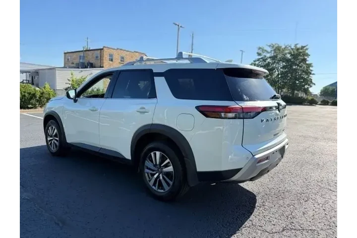 $29842 : Nissan Pathfinder 2024 AWD S image 4